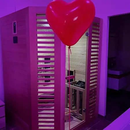 Detente Au Bord De Foret Avec Balneo Et Sauna Prive アパート