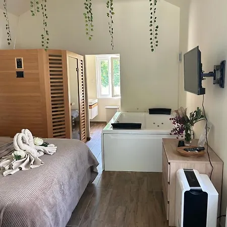 Detente Au Bord De Foret Avec Balneo Et Sauna Prive * Fontenoy (Aisne)
